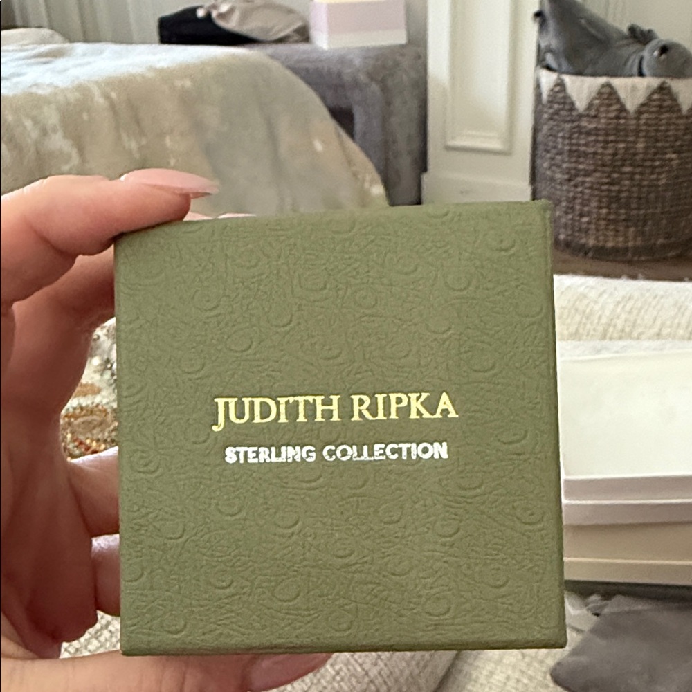 Judith Ripka Elegant Silver Diamond Ring - Picture 5 of 14